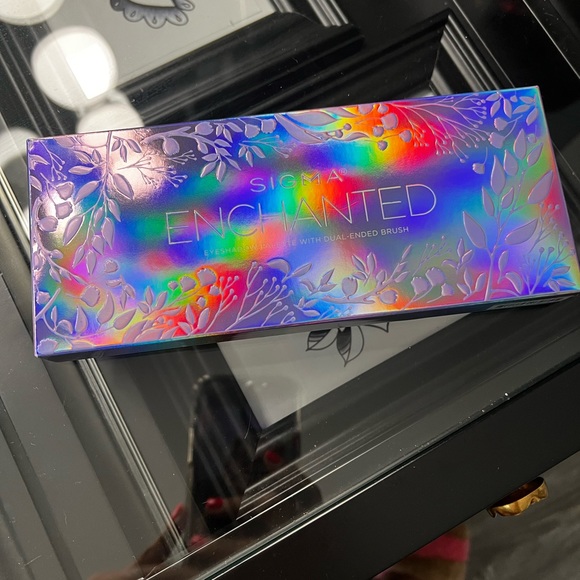 SIGMA enchanted eyeshadow palette brand new - Picture 2 of 5